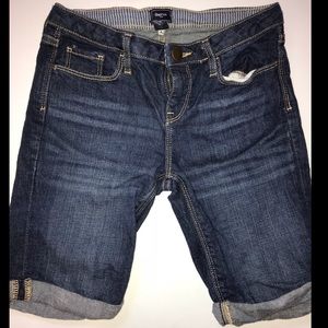 GAP SHORTS (Kids Size 10)